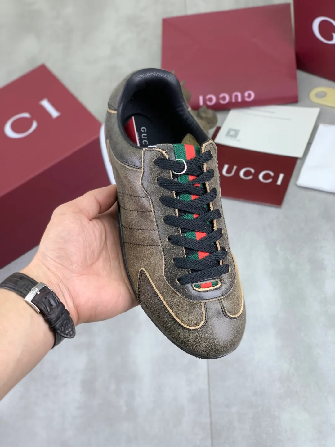 Men's shoes 💰P542 💰[New model] 🆘 The latest model from Gucci's official website 🎁Classic casual and fashionable men's shoes 👟Breaking hot model 💥The style is simple and elegant, exclusive for trendy men. Unique official website's latest brand elements 👑Gucci original decoration, fashionable and generous, the fabric is made of original soft calfskin➕Comfortable soft pigskin lining ✅The official website specifies wear-resistant rubber outsole_full of elasticity, classic model taken in real life🎬Color: 5️⃣colors available😍Number: 35-44